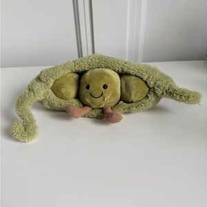 NWT JELLYCAT AMUSEABLE PEA IN A POD RETIRED VHTF